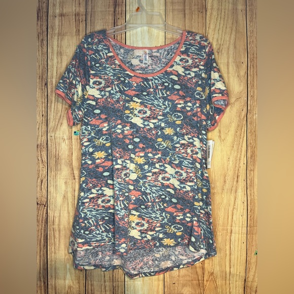 LulaRoe Size XL Classic T NEW WITH TAGS - Picture 1 of 7